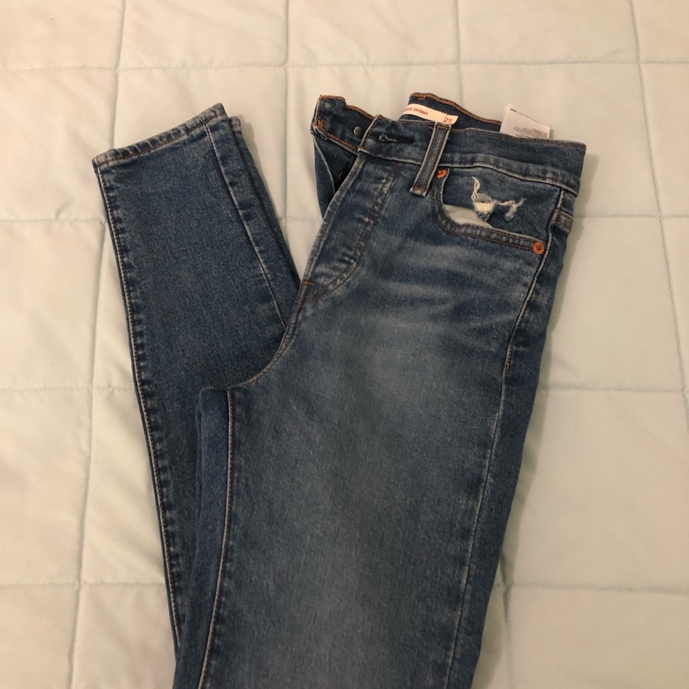 Levi’s wedgie skinny jeans